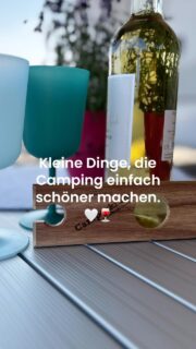 Auf dem Weg zum Nachbarn … 🍷😅

Die Gläser sind schon mal sicher verstaut – und für einen gemütlichen Abend braucht es schließlich nicht viel mehr. 🤍

Unser Weinglashalter aus Holz ist einer dieser kleinen Campingbegleiter, die praktisch sind und dabei auch noch richtig schön aussehen.

Dann mal los … die Nachbarn warten. 😉🚐🍷

#camperkram #weinglashalter #campingliebe #camperleben #wohnmobilliebe campingzubehör